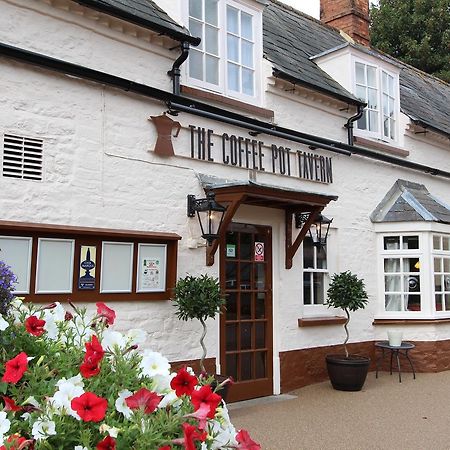 The Coffee Pot Tavern Acomodação com café da manhã Potterspury Exterior foto